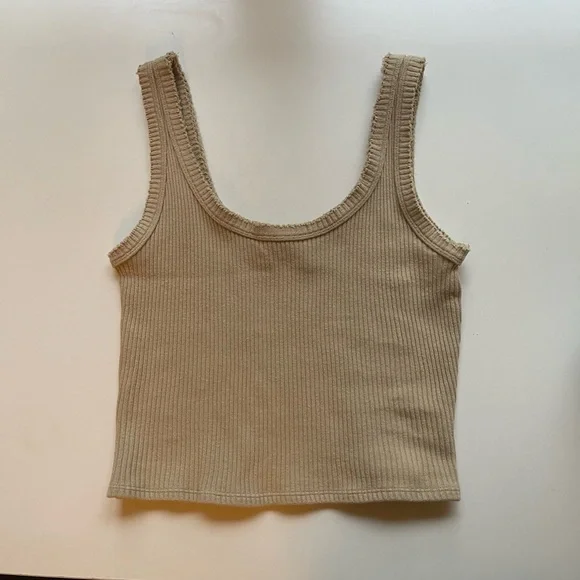 Tan tank - Picture 1 of 2